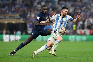 将战佛得角！TYC：阿根廷将提前飞往迈阿密，首发3个位置未确定
