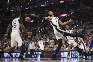 文班5年2.52亿续约~卡斯尔明夏可以续约 哈珀则在2028年夏天